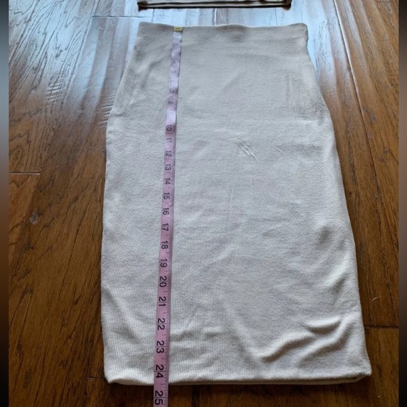 Crop Top Skirt & Set - Picture 5 of 9